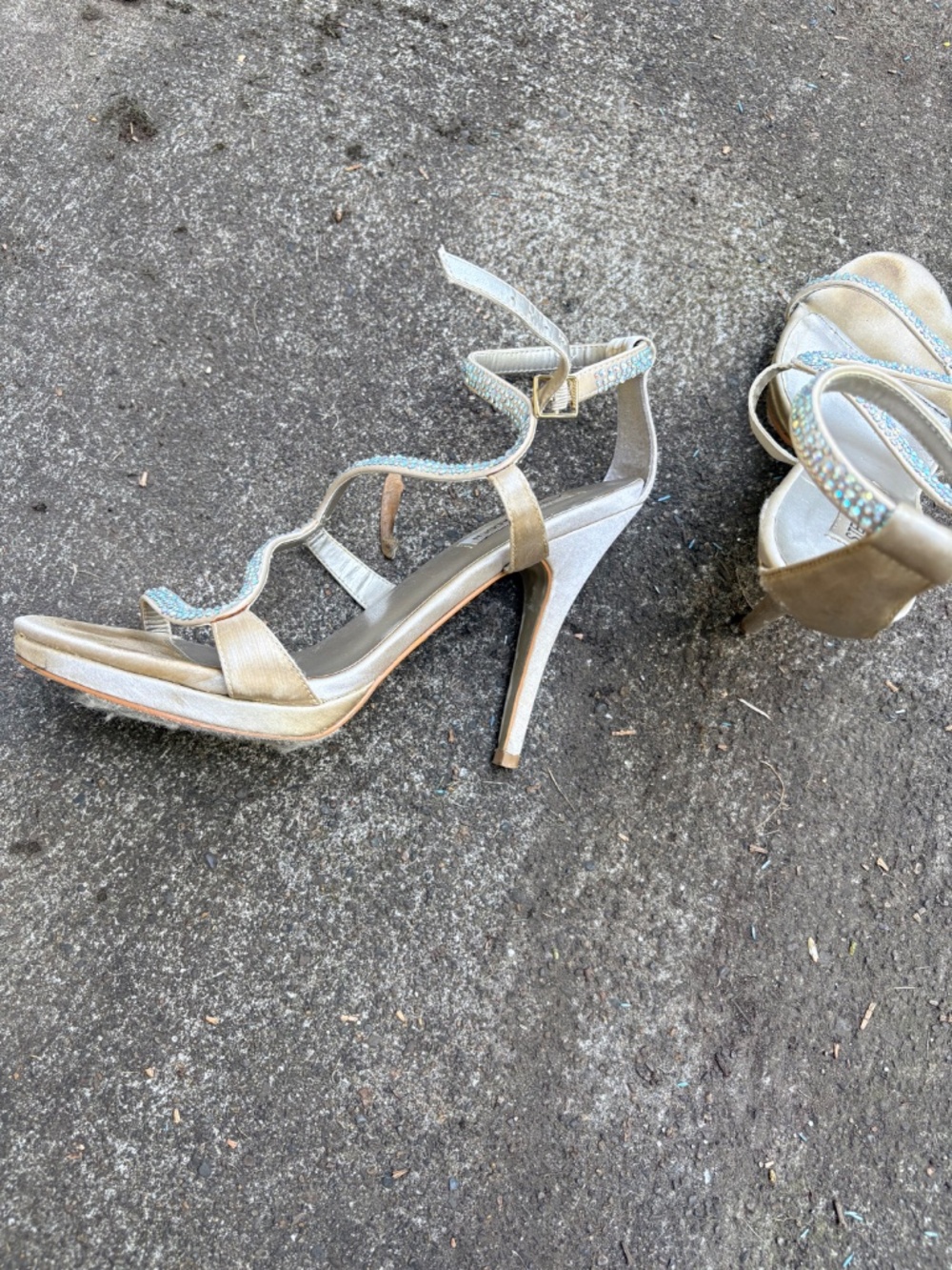 Heels - Picture 2 of 4